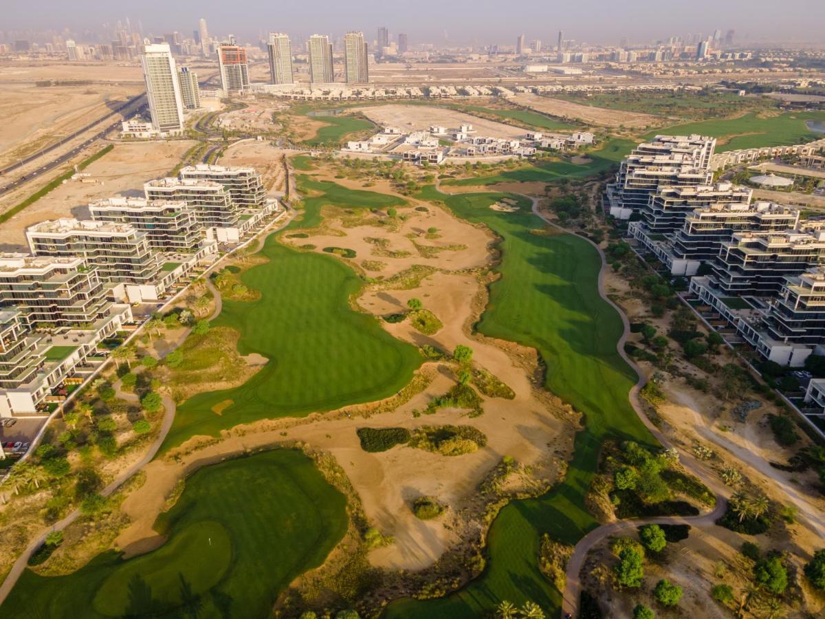 Radisson Dubai Damac Hills Hotell Exteriör bild