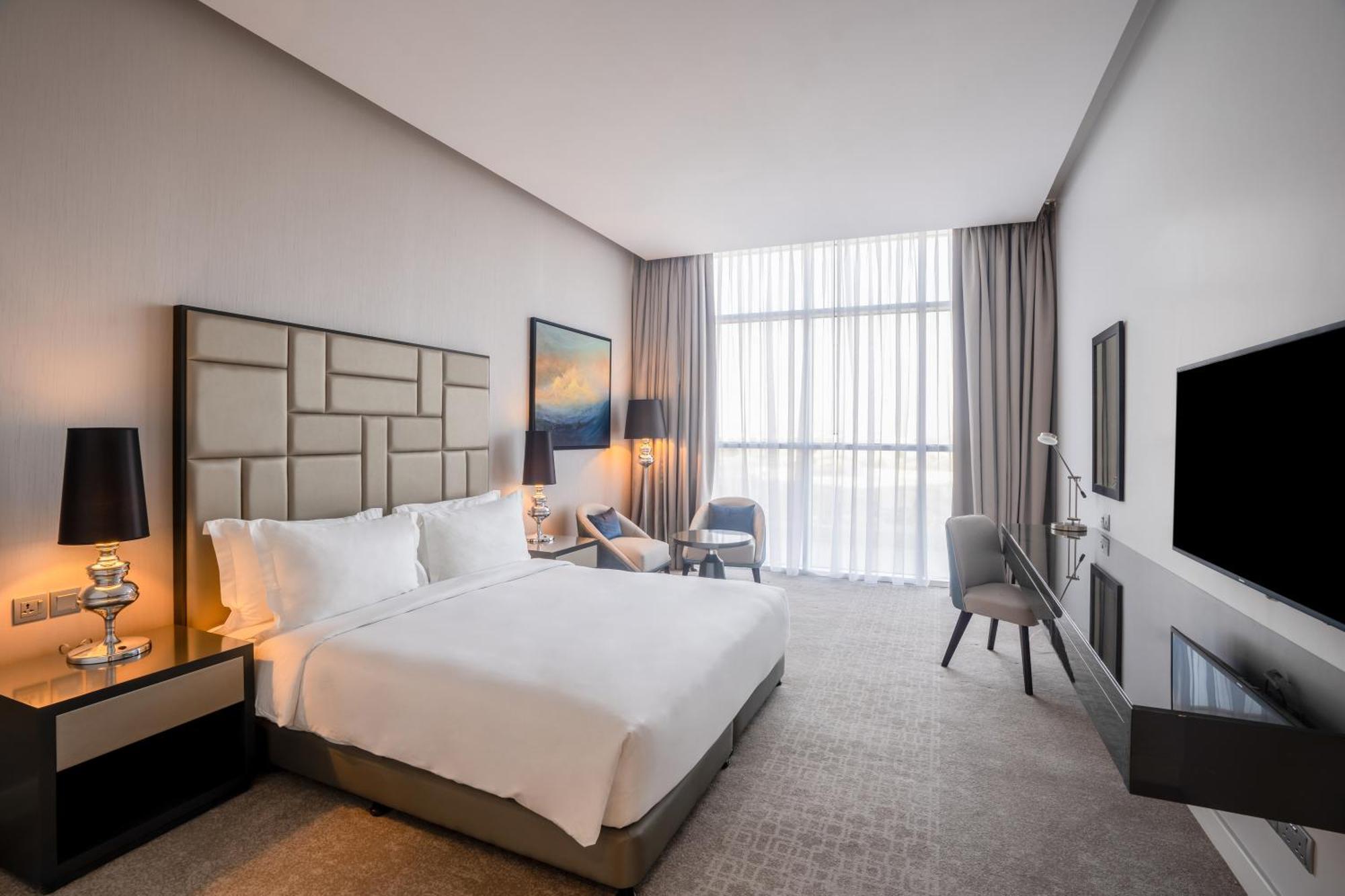 Radisson Dubai Damac Hills Hotell Exteriör bild