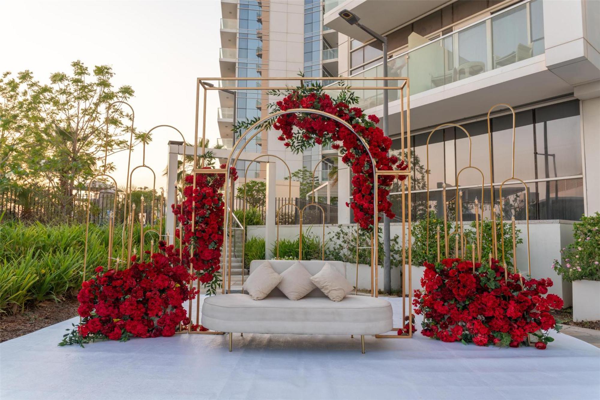 Radisson Dubai Damac Hills Hotell Exteriör bild